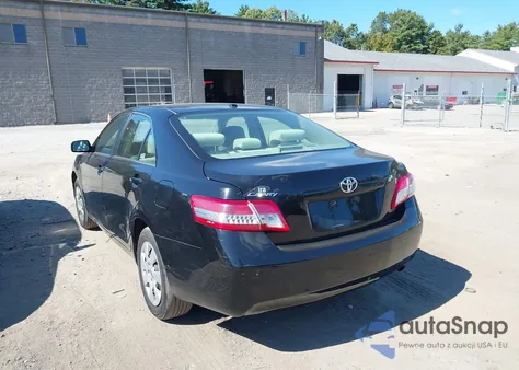 2010 Toyota Camry z USA, uszkodzony, nr VIN 4T4BF3EK8AR024898